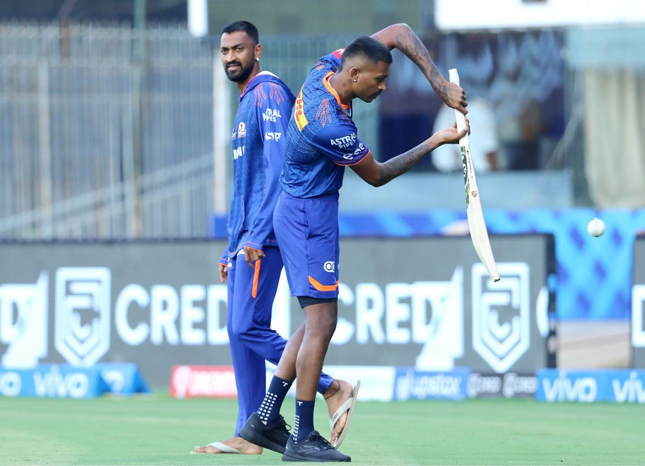 Krunal Pandya and Hardik Pandya cross paths ahead of the start of the game, Mumbai Indians vs Sunrisers Hyderabad, Chennai, April 17, 2021