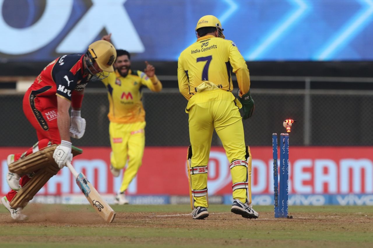 Dan Christian is run out courtesy of a direct hit from Ravindra Jadeja, Chennai Super Kings vs Royal Challengers Bangalore, IPL 2021, Mumbai, April 25, 2021