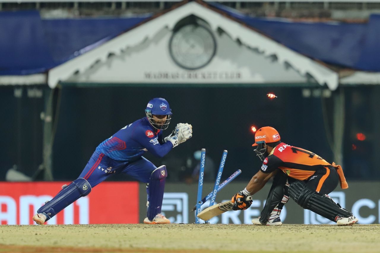 Kedar Jadhav was stumped by Rishabh Pant off Amit Mishra, Delhi Capitals vs Sunrisers Hyderabad, IPL 2021, Chennai, April 25, 2021