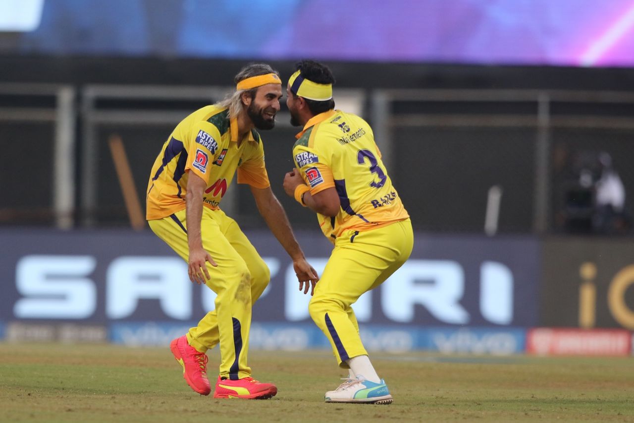 Imran Tahir and Suresh Raina celebrate a wicket, Chennai Super Kings vs Royal Challengers Bangalore, IPL 2021, Mumbai, April 25, 2021