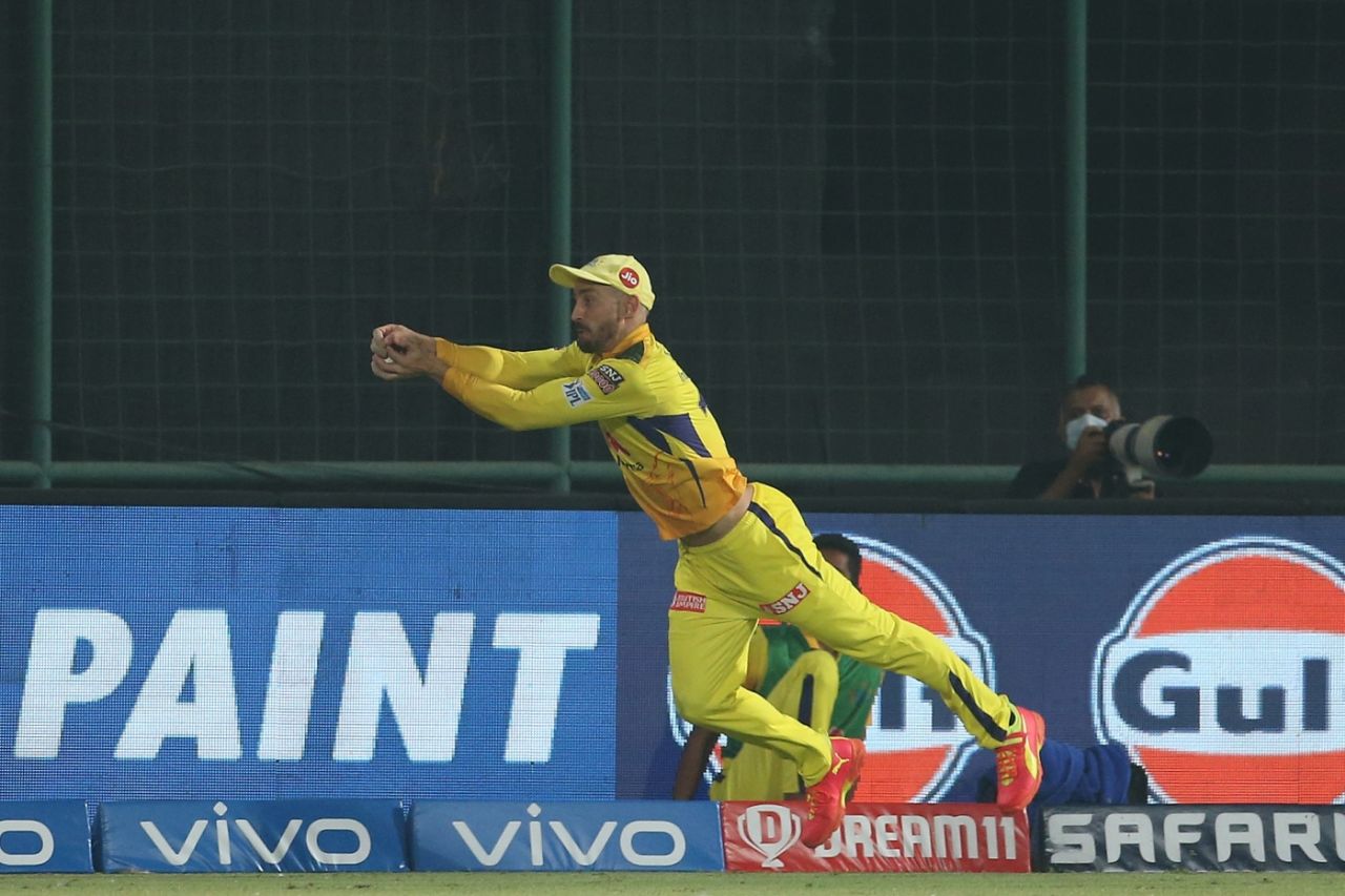 Faf du Plessis clung on to a stunner at wide long-on to get rid of Manish Pandey, Chennai Super Kings vs Sunrisers Hyderabad, IPL 2021, Delhi, April 28, 2021