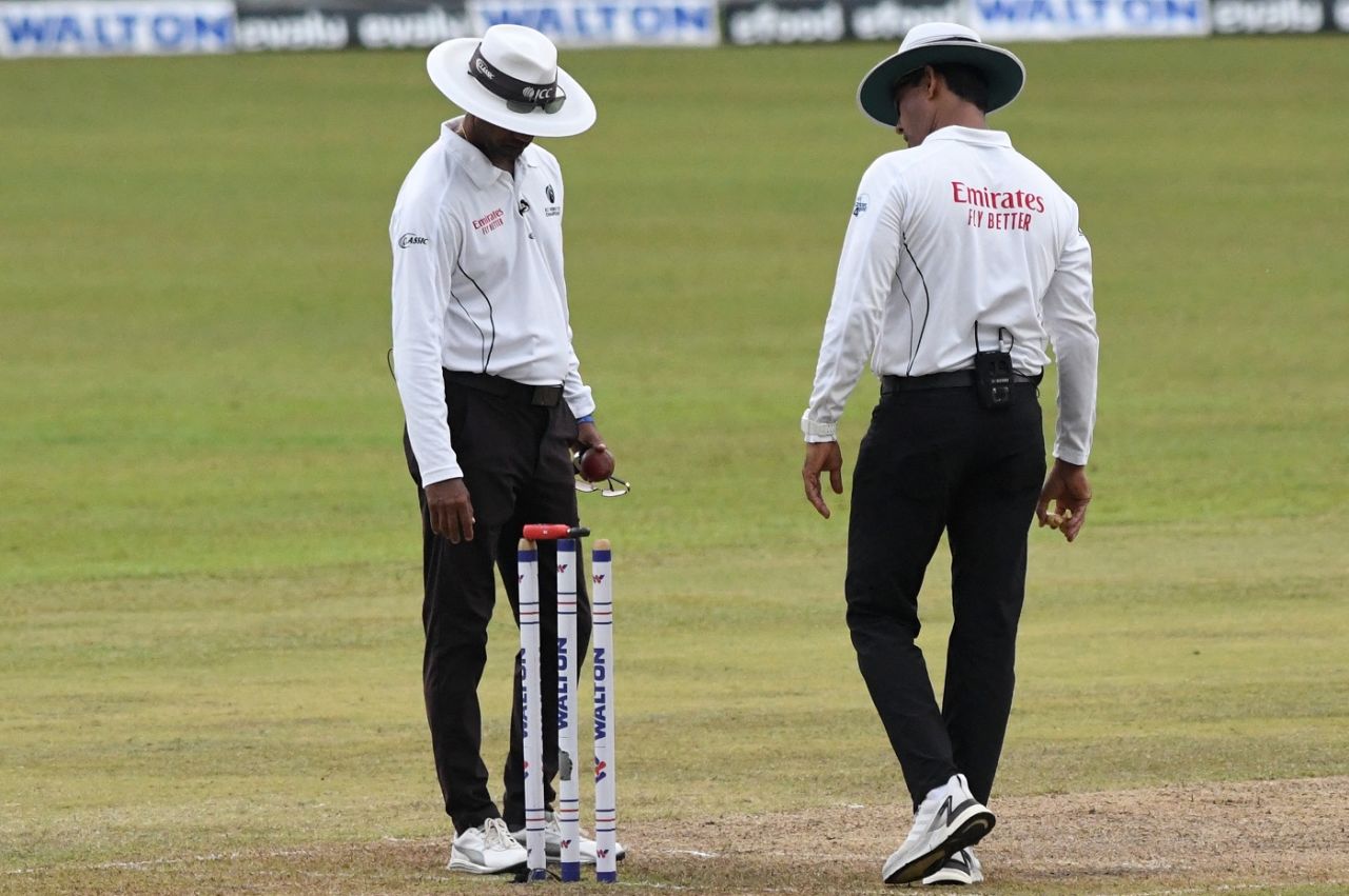 Umpires Kumar Dharmasena and Ruchira Palliyaguruge check the light on a cloudy evening, Sri Lanka vs Bangladesh, 2nd Test, Pallekele, 2nd day, April 30, 2021
