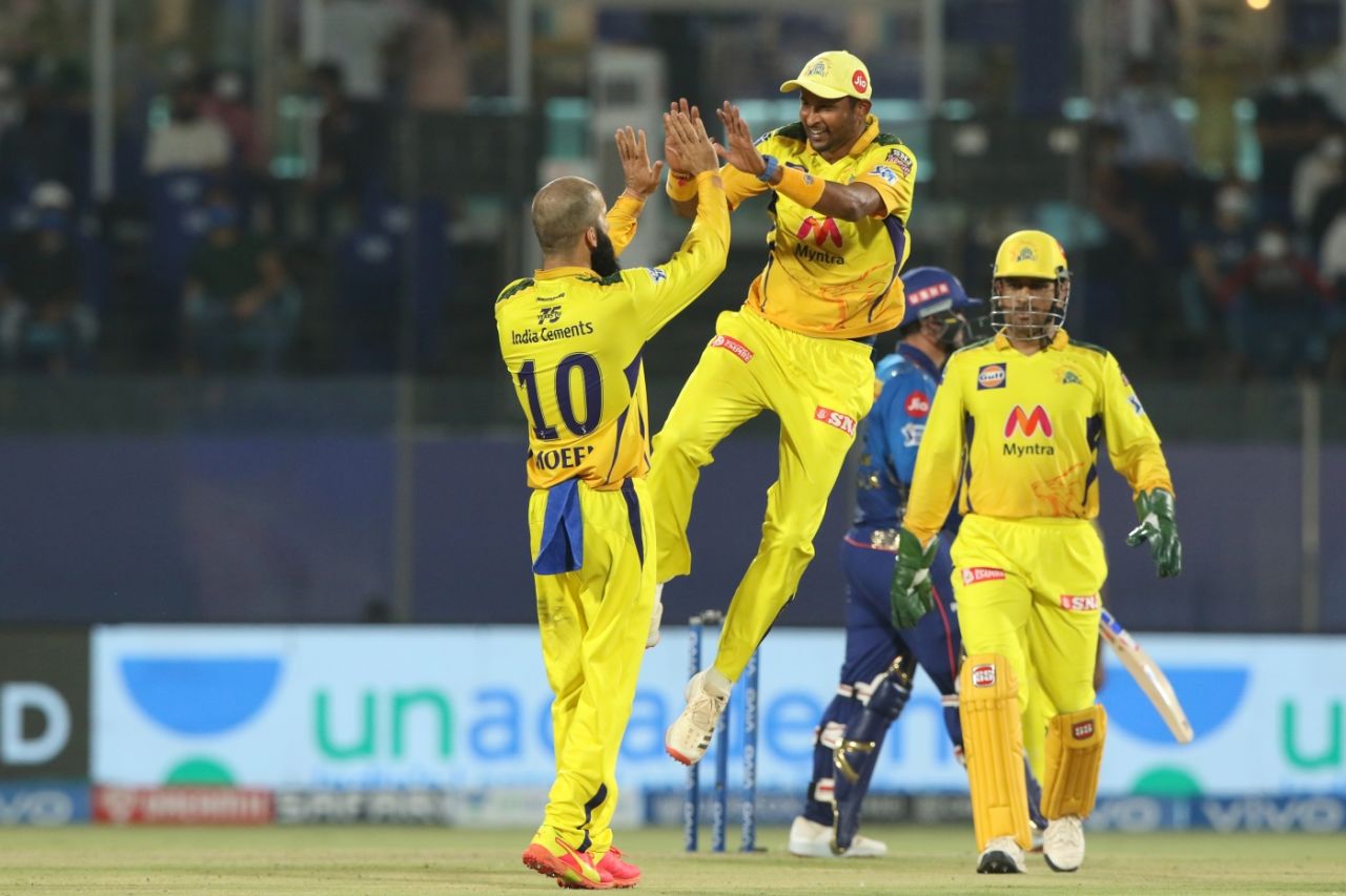 An excited K Gowtham congratulates Moeen Ali on Quinton de Kock's wicket, Mumbai Indians vs Chennai Super Kings, IPL 2021, Delhi, May 1, 2021