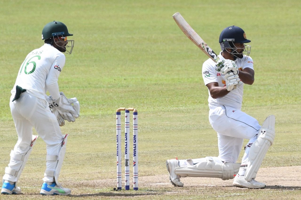 Dimuth Karunaratne goes for the pull, Sri Lanka vs Bangladesh, 2nd Test, Pallekele, 4th day, May 2, 2021