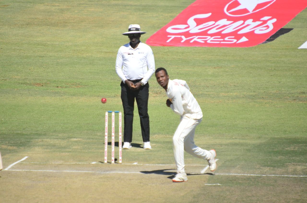 Milton Shumba darts one in, Zimbabwe vs Pakistan, 2nd Test, Harare, 2nd day, March 8, 2021