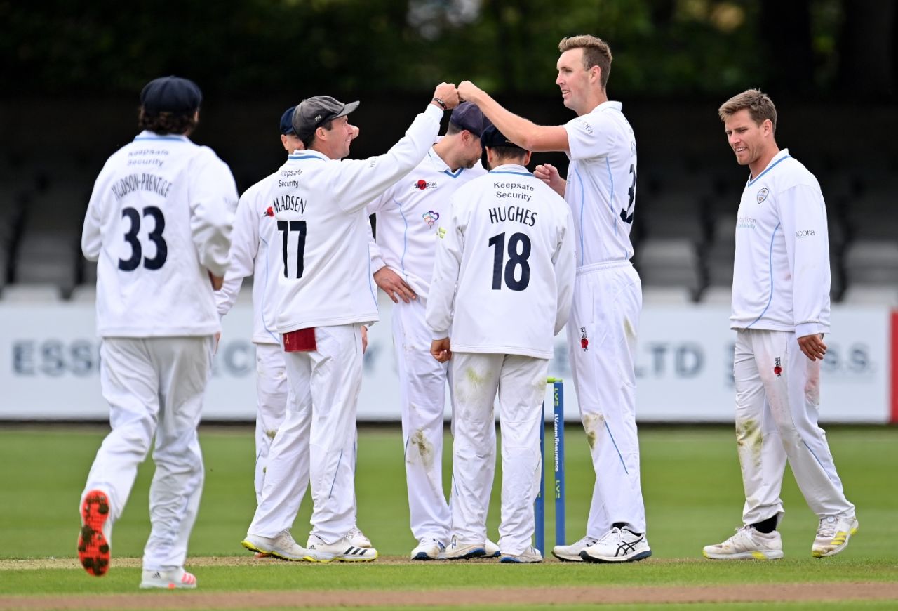 Billy Stanlake struck on his Derbyshire debut after a torrid start, Essex vs Derbyshire, Chelmsford, 2nd day, LV= County Championship, May 14, 2021