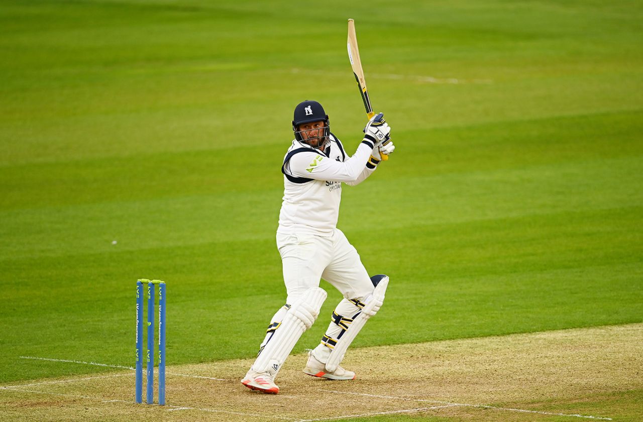 Tim Bresnan dug in with the bat, Essex vs Warwickshire, LV= Insurance Championship, Chelmsford, 1st day, May 20, 2021