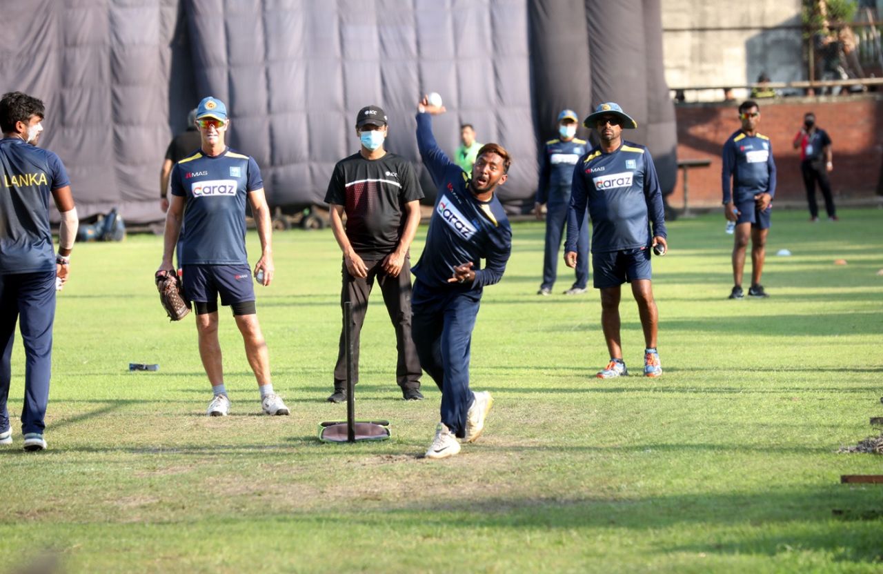 Akila Dananjaya bowls at training, Dhaka, May 22, 2021