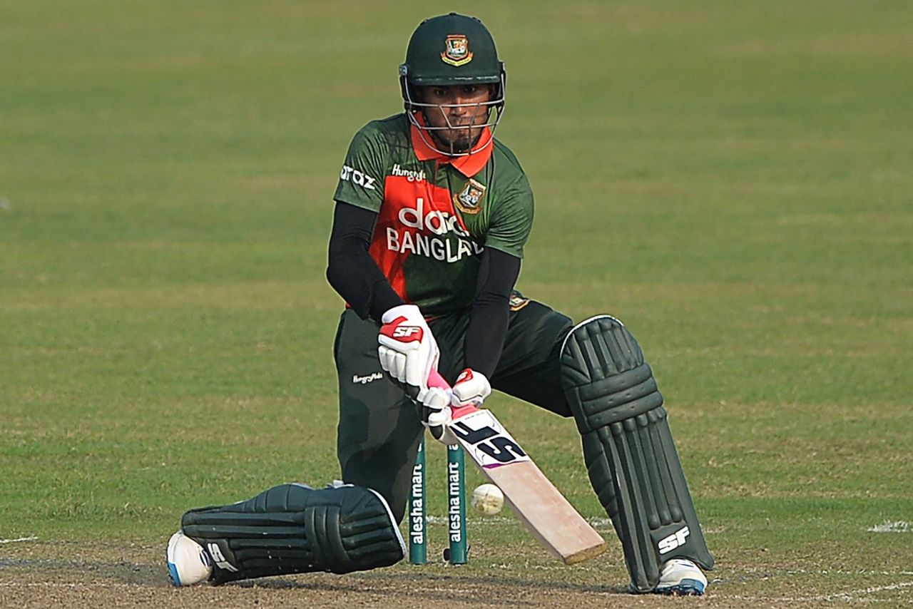 Afif Hossain prepares to ramp one away, Bangladesh vs Sri Lanka, 1st ODI, Dhaka, May 23, 2021