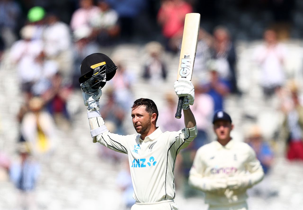 Devon Conway soaks in the applause for his double-hundred on debut, 1st LV= Insurance Test, England vs New Zealand, 2nd day, Lord's, June 3, 2021