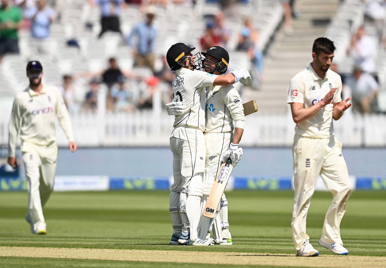 Devon Conway is embraced by Neil Wagner on reaching 200, 1st LV= Insurance Test, England vs New Zealand, 2nd day, Lord's, June 3, 2021