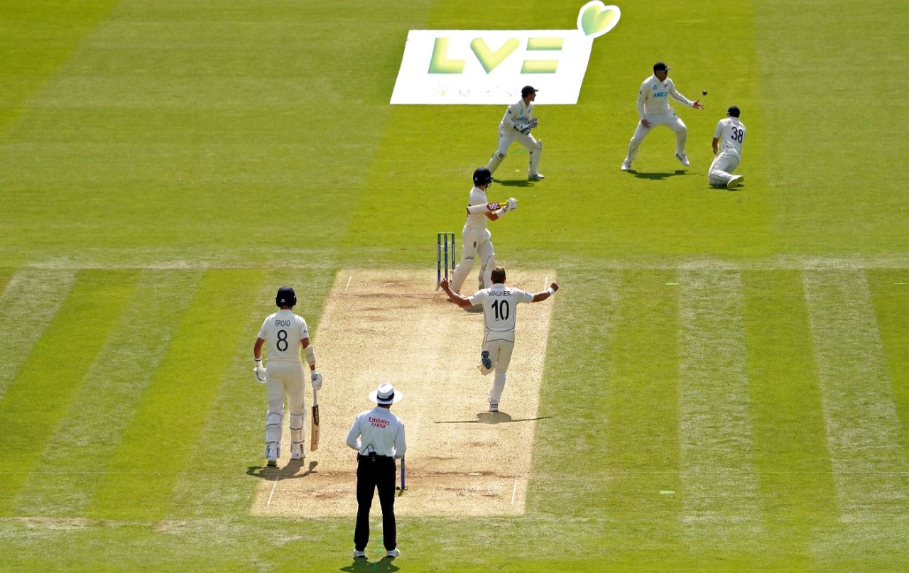 Tim Southee drops Rory Burns off Neil Wagner at second slip. Ross Taylor fails to latch on to the rebound, England vs New Zealand, 1st Test, Lord's, 4th day, June 5, 2021