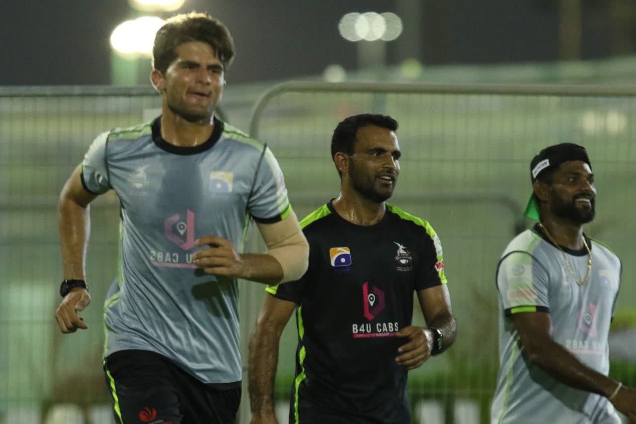 Shaheen Shah Afridi warms up ahead of a training session, Abu Dhabi, June 8, 2021