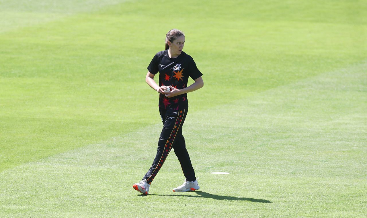 Emily Arlott has enjoyed an eye-catching start to the season, Rachael Heyhoe Flint Trophy, Southern Vipers vs Central Sparks, Hove, 5 June 2021