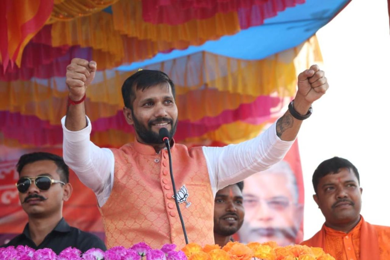 Ashok Dinda during a West Bengal assembly election campaign, March 2021