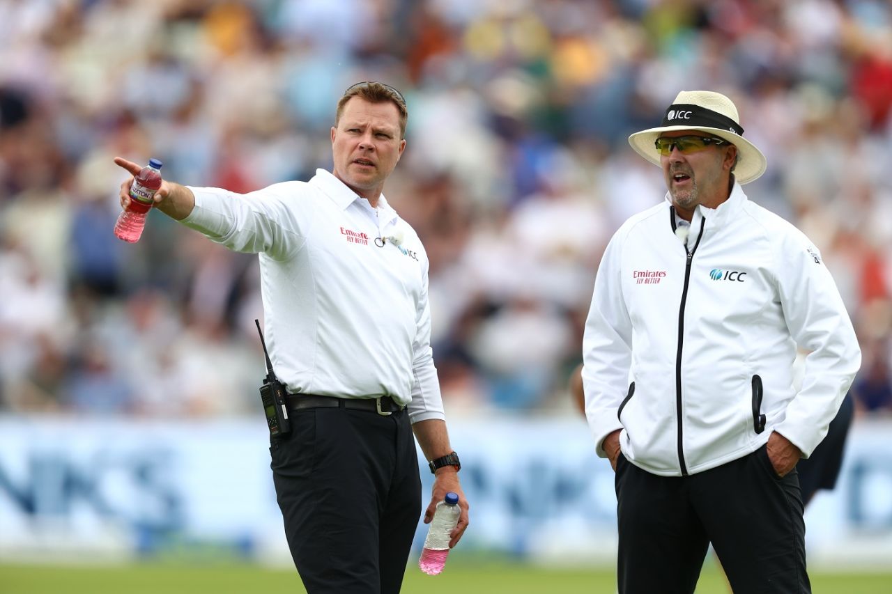 Umpires Richard Illingworth and Martin Saggers have a chat, England vs New Zealand, 2nd Test, Day 1, Birmingham, June 10, 2021