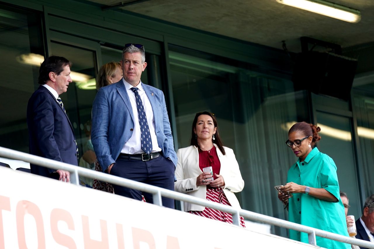 Ashley Giles keeps an eye on proceedings, England vs New Zealand, 2nd Test, Birmingham, 1st day, June 10, 2021