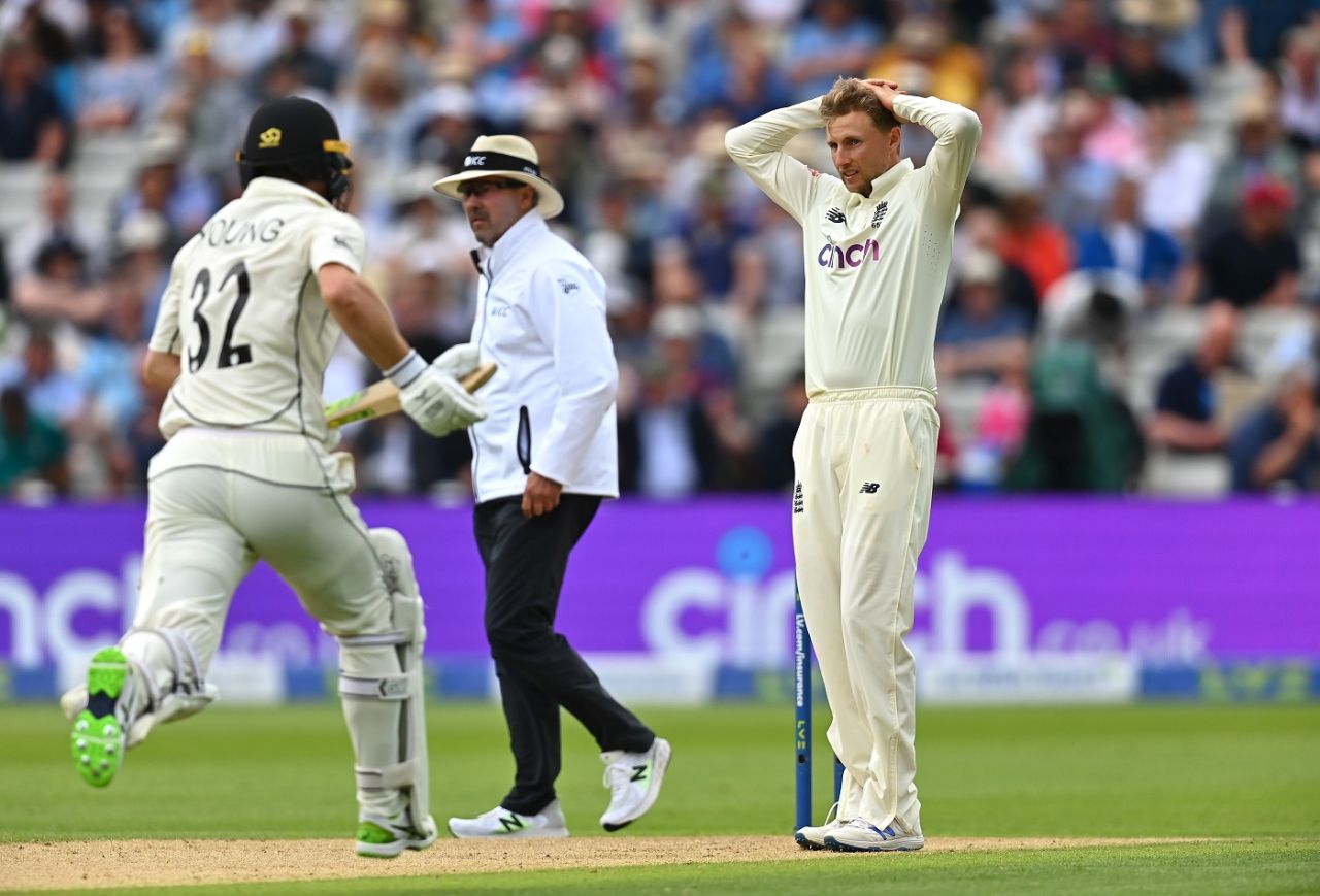 Joe Root has his hands on his head as New Zealand pile on the runs, England vs New Zealand, 2nd Test, Birmingham, 2nd day, June 11, 2021