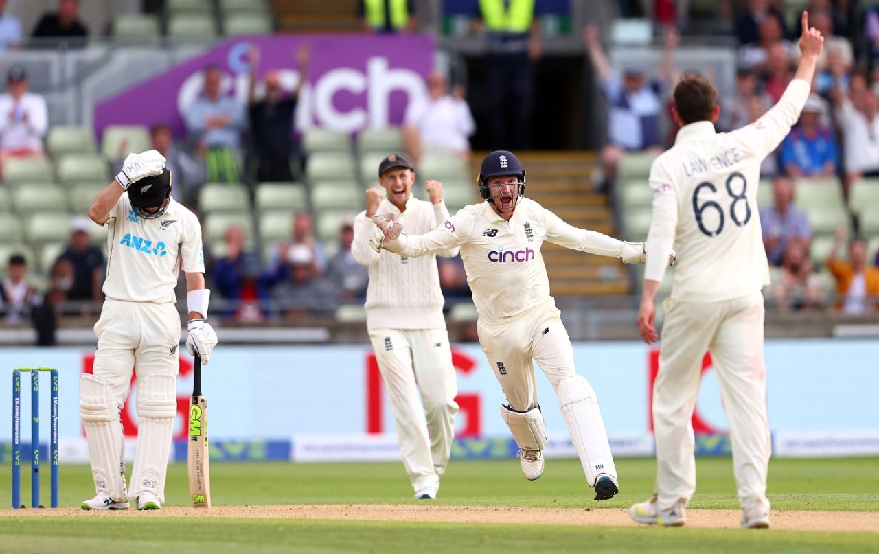 Dan Lawrence had Will Young caught in the final over of the day, England vs New Zealand, 2nd Test, Birmingham, 2nd day, June 11, 2021