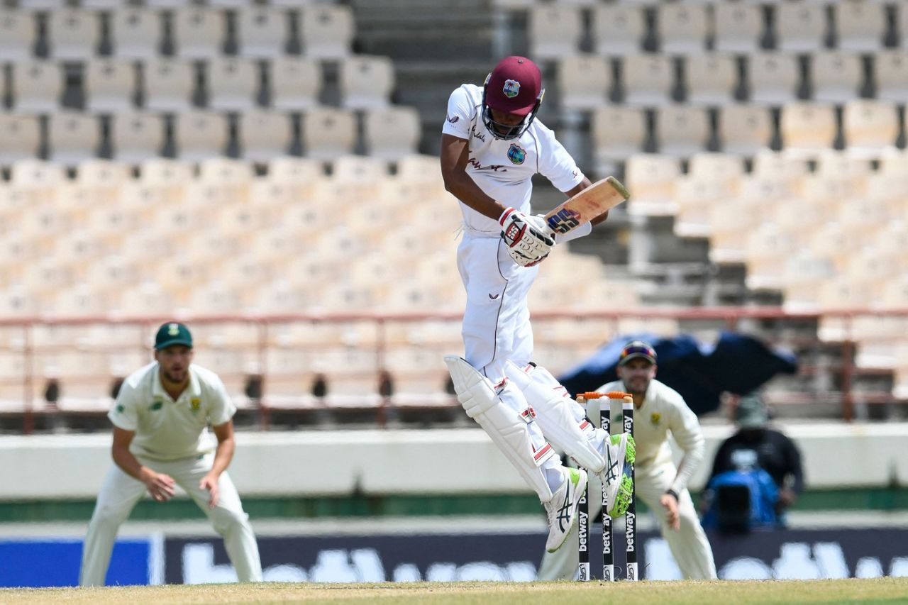 Roston Chase puts himself in a tangle, West Indies vs South Africa, 1st Test, St Lucia, 3rd day, June 12, 2021