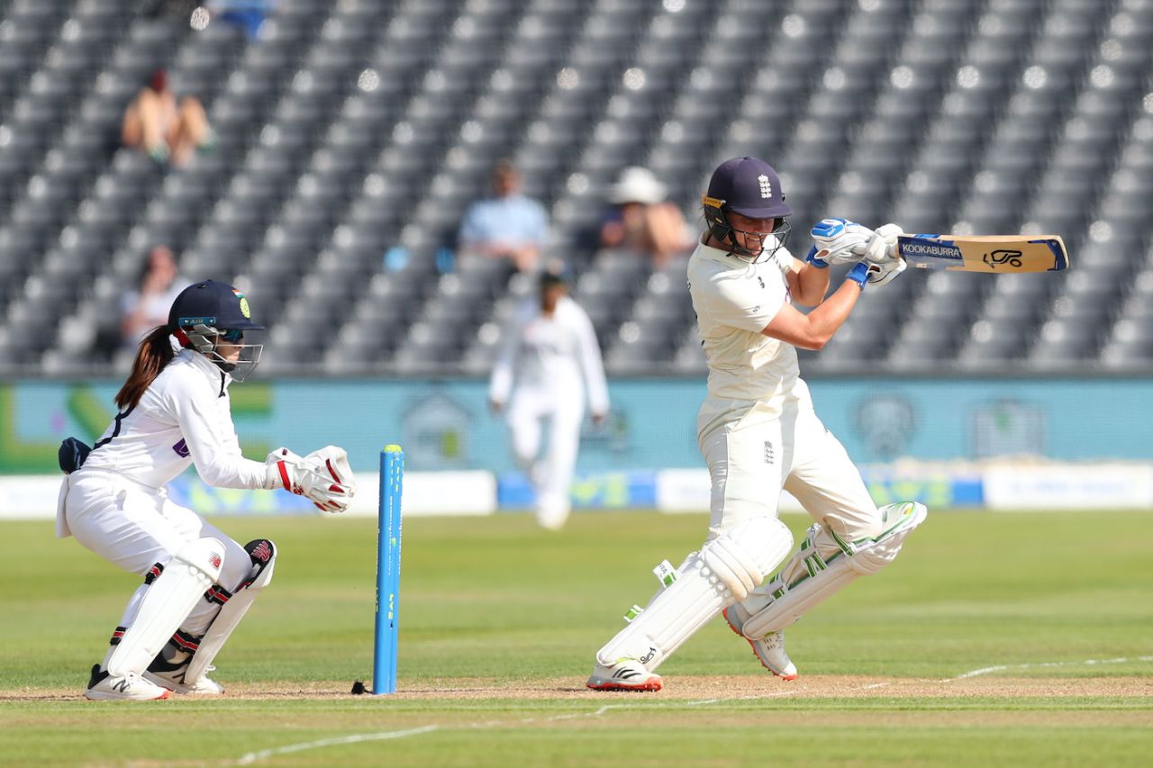 Natalie Sciver punches the ball off the back foot, England Women vs India Women, Only Test, Bristol, 1st day, June 16, 2021