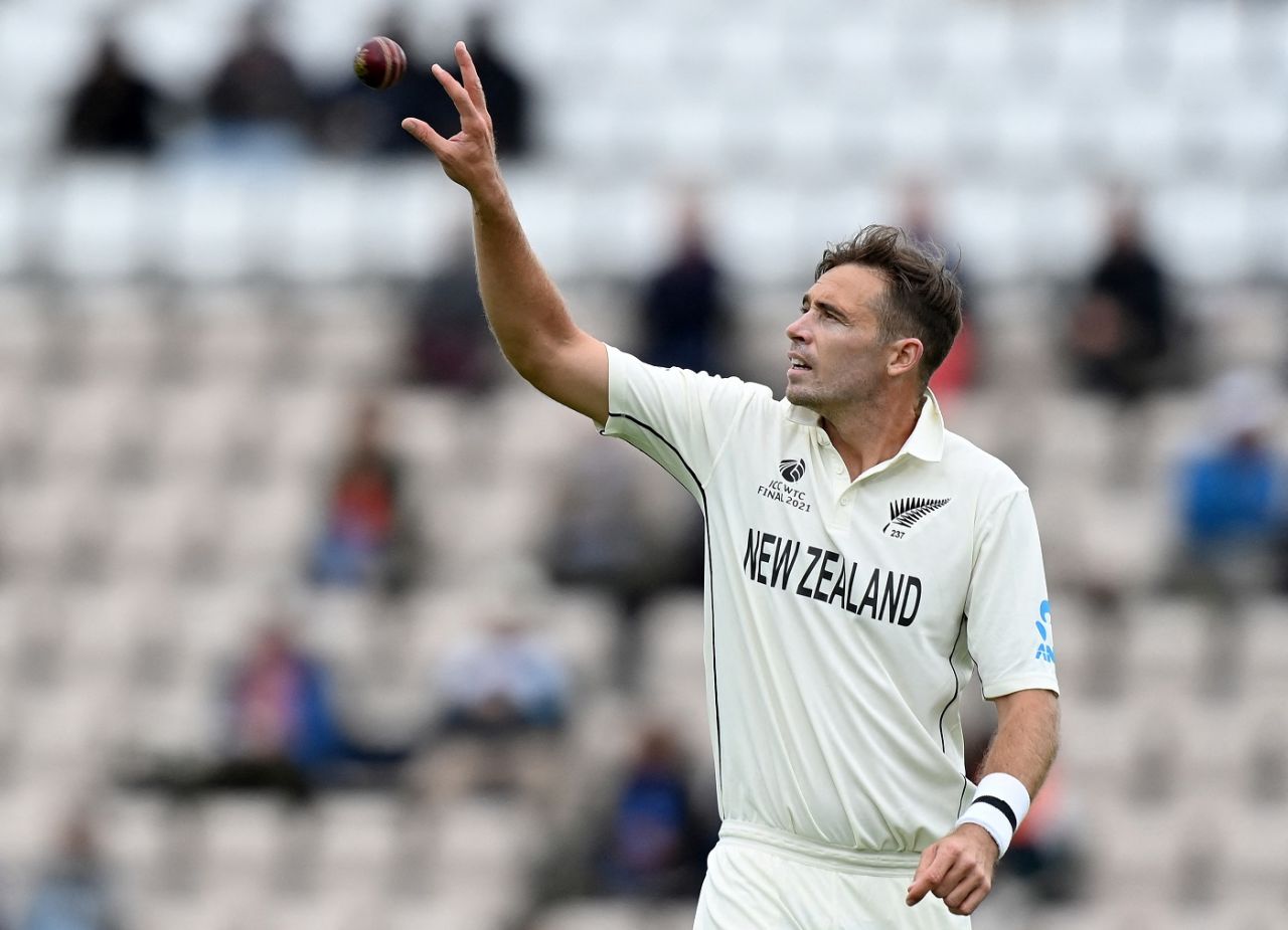 Tim Southee gets ready to bowl, India vs New Zealand, World Test Championship (WTC) final, 2nd day, Southampton, June 19, 2021