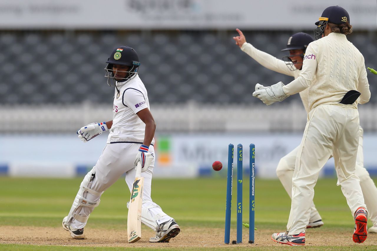 Pooja Vastrakar was bowled heaving to leg, England v India, only Women's Test, Bristol, 4th day, June 19, 2021