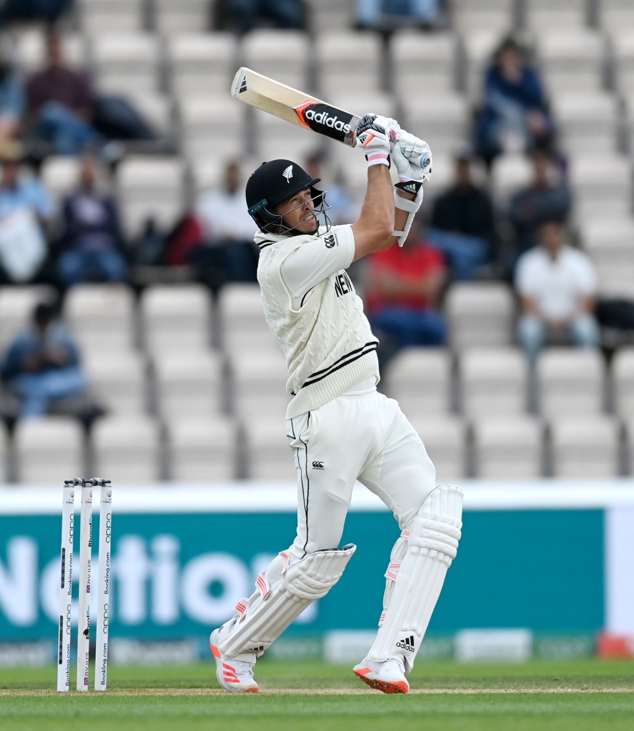 Tim Southee hammers one over the midwicket boundary, India vs New Zealand, WTC final, Southampton, 5th day, June 22, 2021