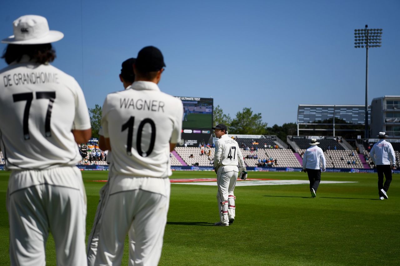 BJ Watling, who will be retiring from all cricket after the WTC final, leads the New Zealand side out , India vs New Zealand, World Test Championship (WTC) final, Southampton, Day 6 - Reserve day, June 23, 2021