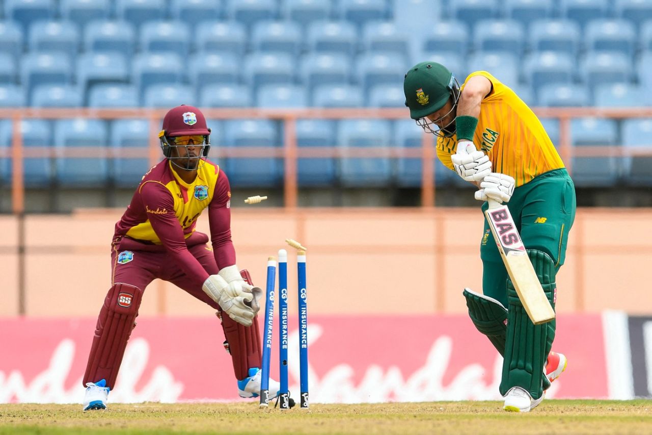 Reeza Hendricks is bowled, West Indies vs South Africa, 1st T20I, St George's, June 26, 2021