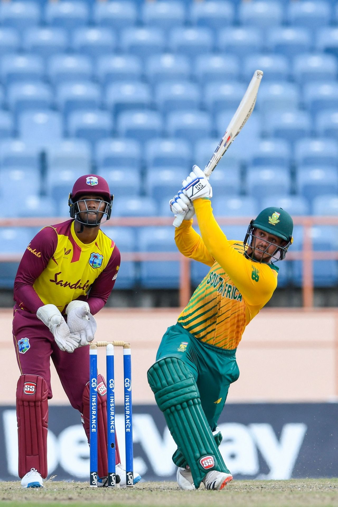 Quinton de Kock slogs one away to the on side, West Indies vs South Africa, 5th T20I, St George's, July 3, 2021