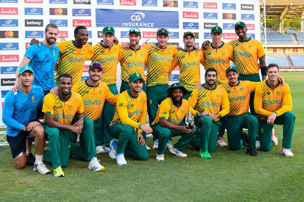 South Africa pose with the trophy after their 3-2 T20I series win against West Indies, West Indies vs South Africa, 5th T20I, Grenada, July 3, 2021