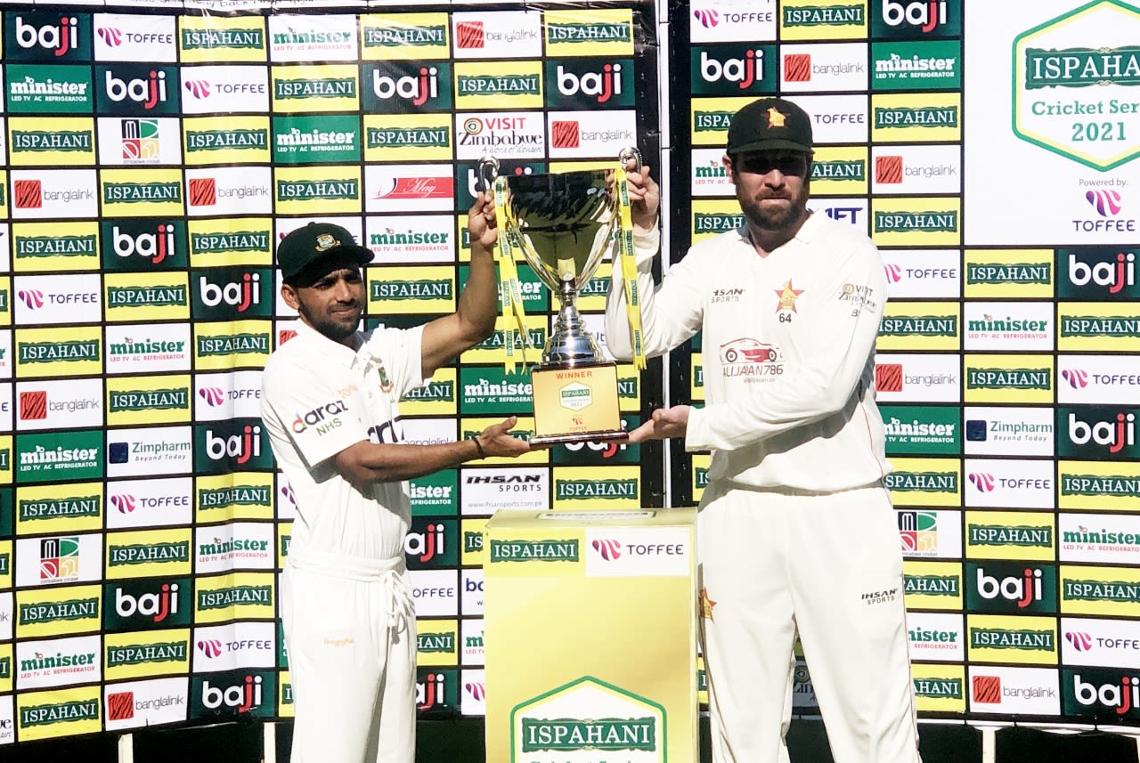 Mominul Haque and Brendan Taylor with the series trophy, Zimbabwe vs Bangladesh, Only Test, Harare, July 6, 2021