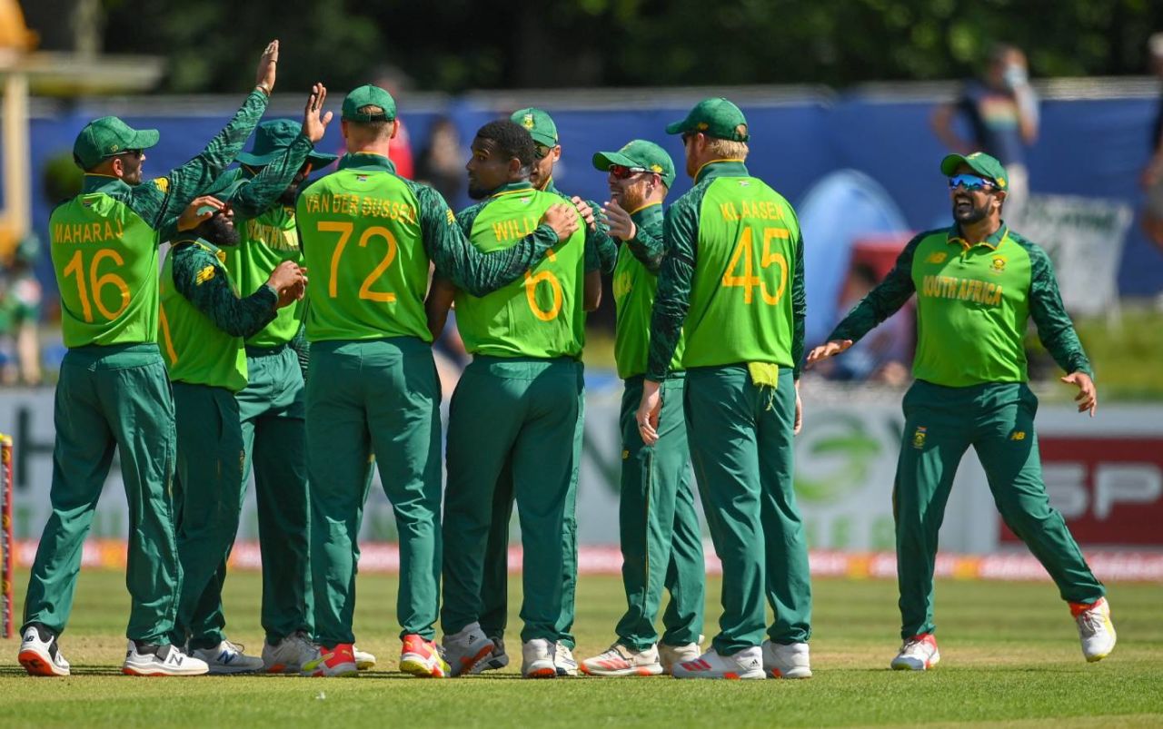Lizaad Williams celebrates with this team-mates after getting a wicket first ball on debut, Ireland v South Africa, 3rd ODI, Malahide, July 16, 2021
