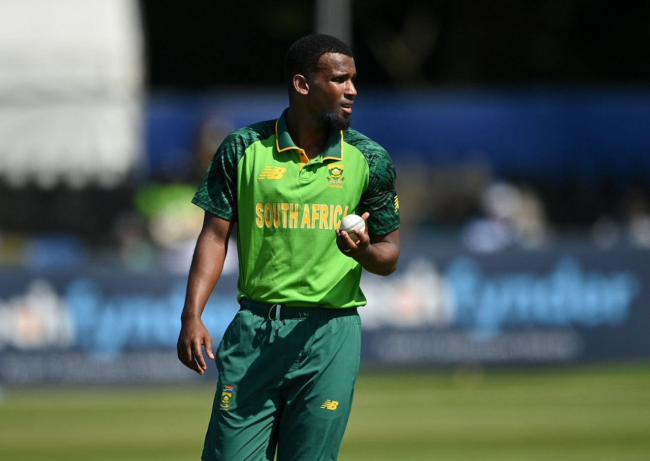 Lizaad Williams picked up a wicket off his first ball in ODIs, Ireland v South Africa, 3rd ODI, Malahide, July 16, 2021