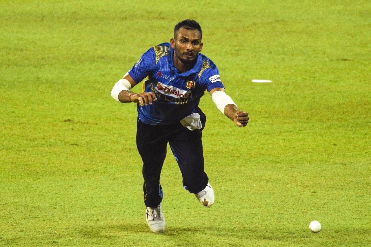 Sri Lanka captain Dasun Shanaka dives to stop a ball, Sri Lanka vs India, 2nd ODI, Colombo, July 20, 2021