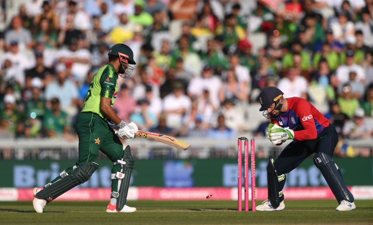 Jos Buttler stumps Babar Azam to dent Pakistan's progress, England vs Pakistan, 3rd T20I, Old Trafford, July 20, 2021
