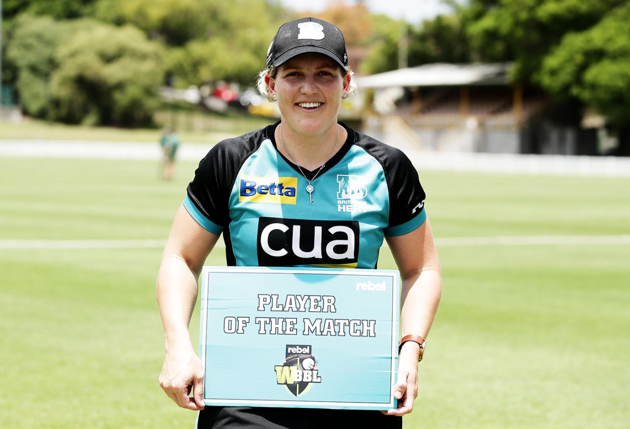 Laura Kimmince poses with the Player-of-the-Match award, Brisbane Heat vs Melbourne Stars, WBBL, Drummoyne Oval, November 21, 2020