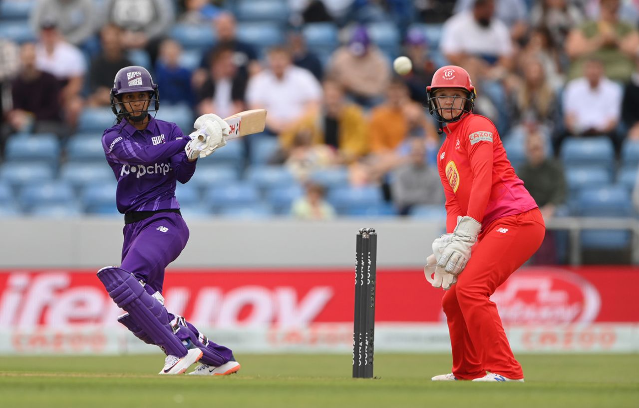 Jemimah Rodrigues climbs into a pull, Northern Superchargers vs Welsh Fire, Women's Hundred, Headingley, July 24, 2021