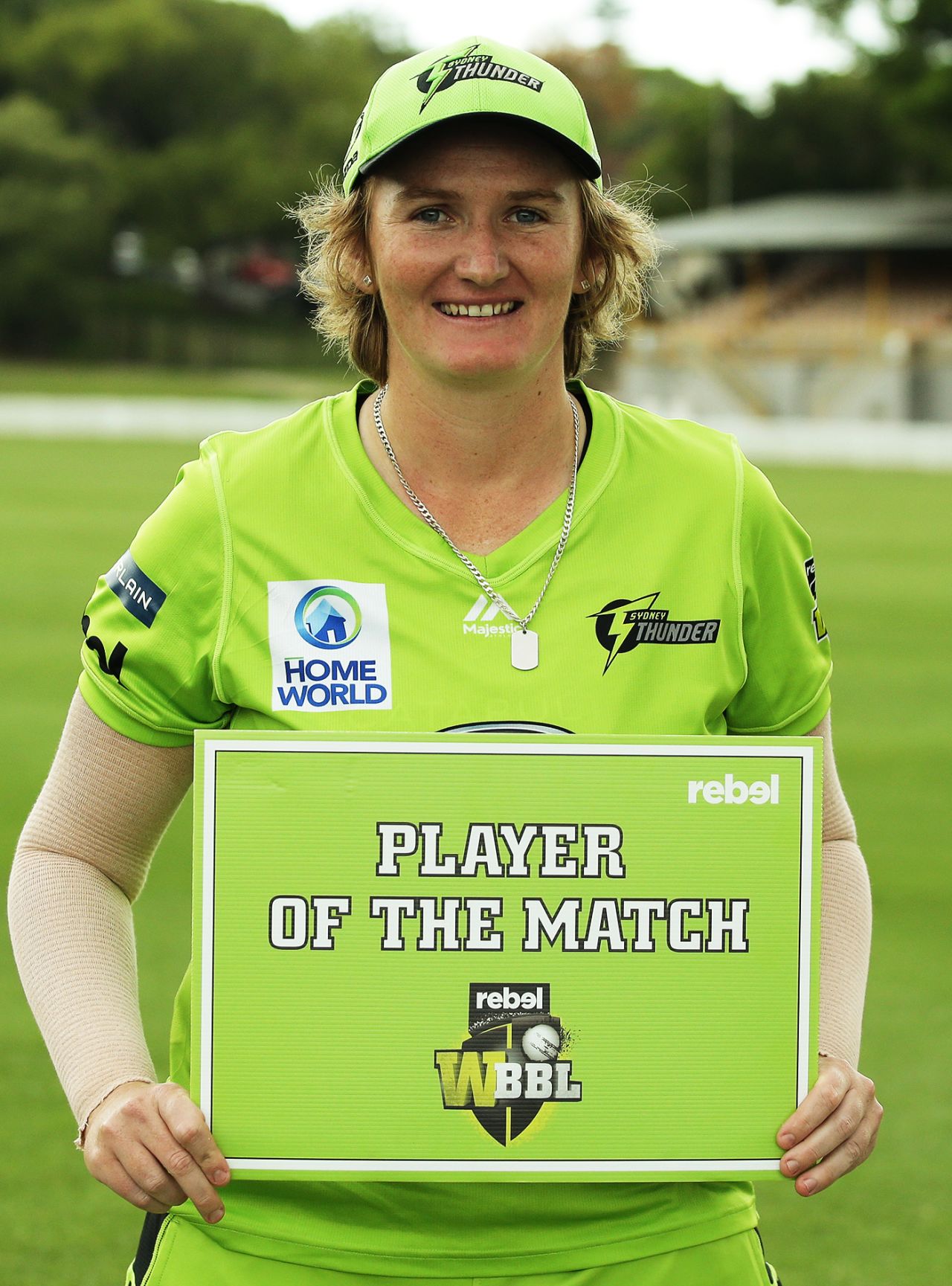 Sammy-Jo Johnson poses with the Player-of-the-Match award, Sydney Thunder v Adelaide Strikers, WBBL, Drummoyne Oval, November 21, 2020