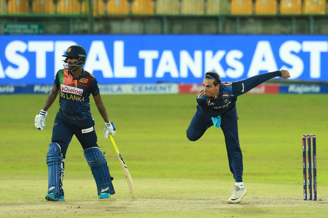 Rahul Chahar had a wicketless, but tight opening spell, Sri Lanka vs India, 2nd T20I, Colombo, July 28, 2021