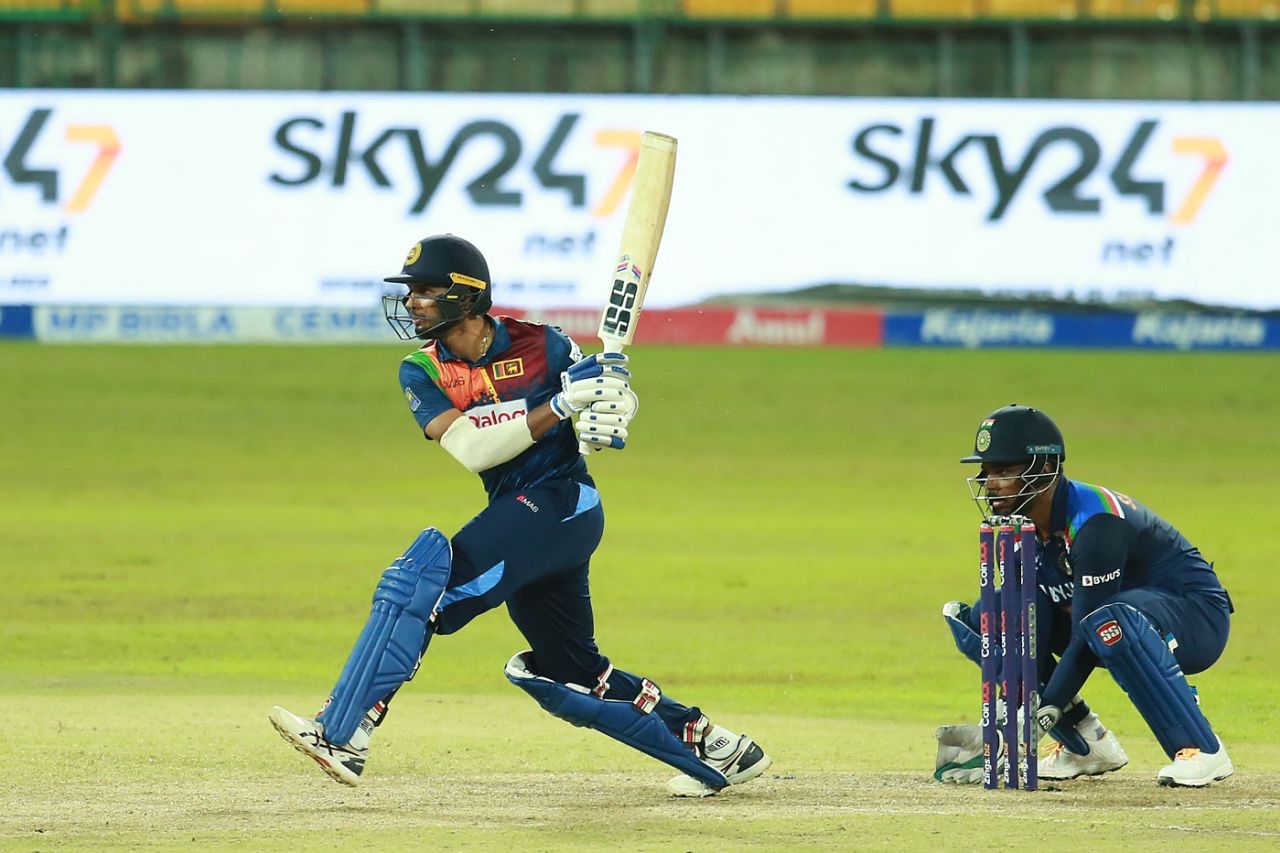 Dasun Shanaka looks to reverse sweep, Sri Lanka vs India, 2nd T20I, Colombo, July 28, 2021