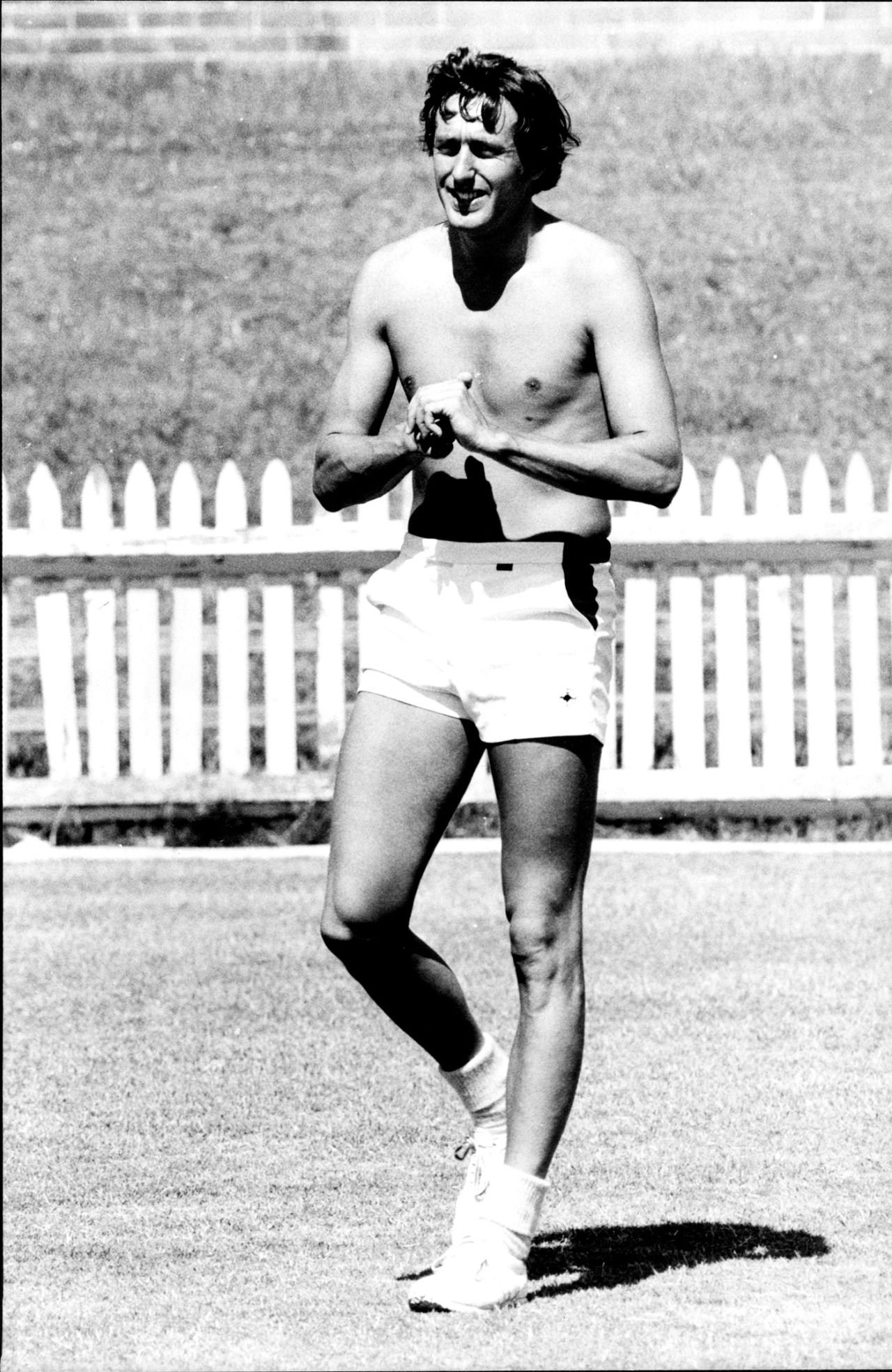 Mike Hendrick trains ahead of the Sydney Test, Sydney, January 5, 1979