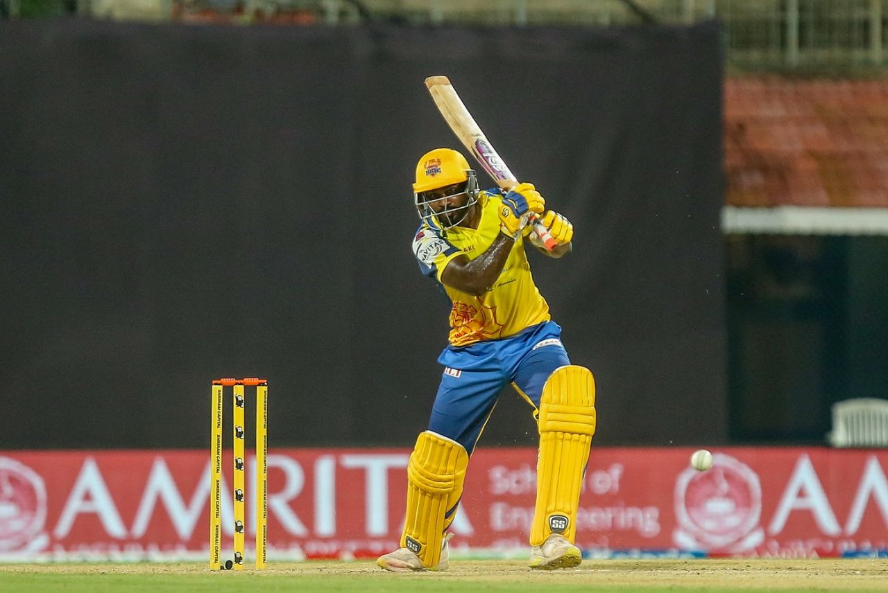 Vivek Raj drills one down the ground, Dindigul Dragons vs Salem Spartans, TNPL 2021, Chennai, July 30, 2021