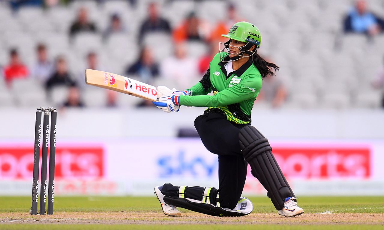 Smriti Mandhana gets low to sweep, Manchester Originals vs Southern Brave, Women's Hundred, Old Trafford, August 5, 2021