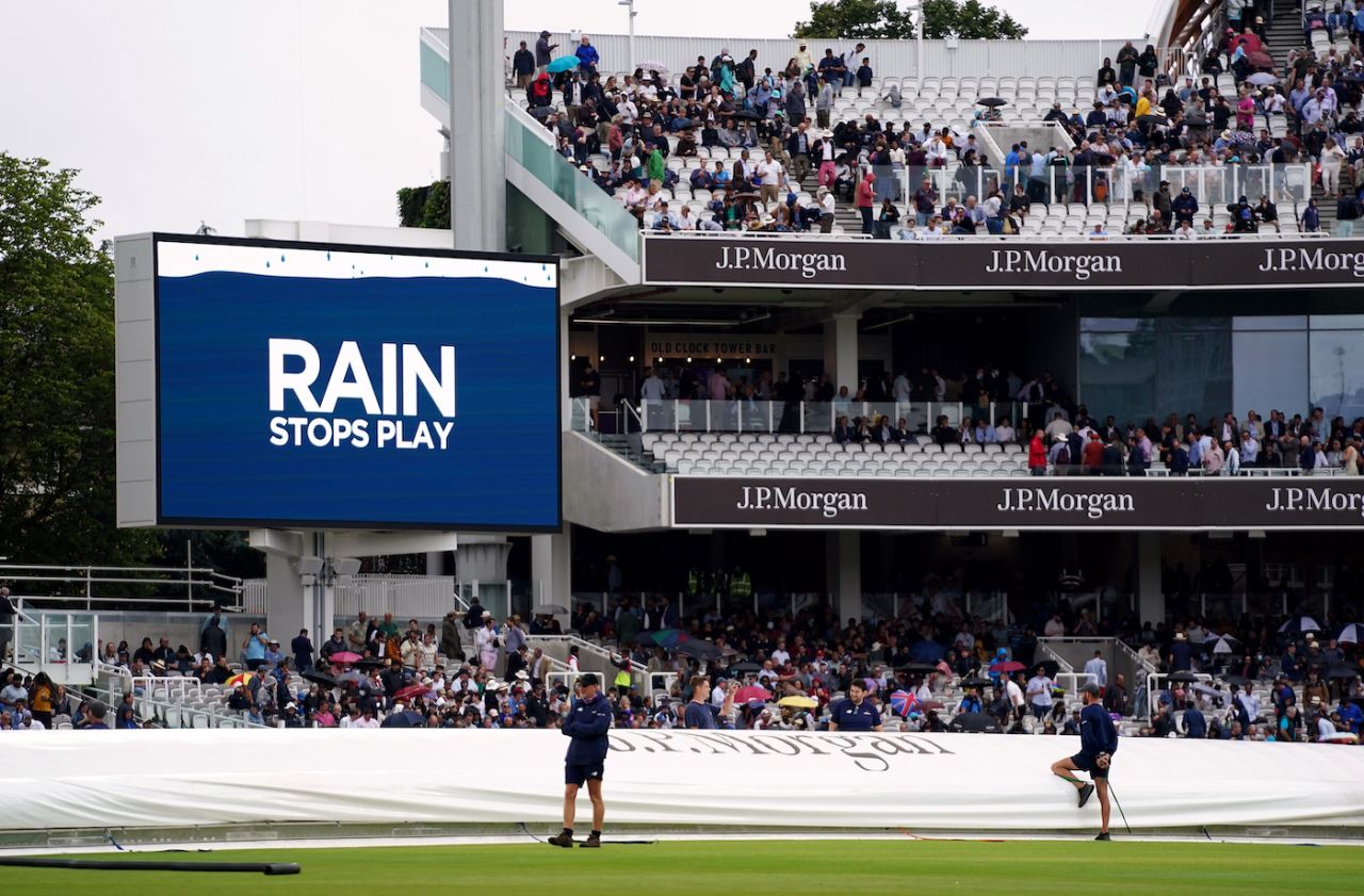 Early lunch was taken when the rain came down again, England vs India, 2nd Test, Lord's, London, 1st day, August 12, 2021