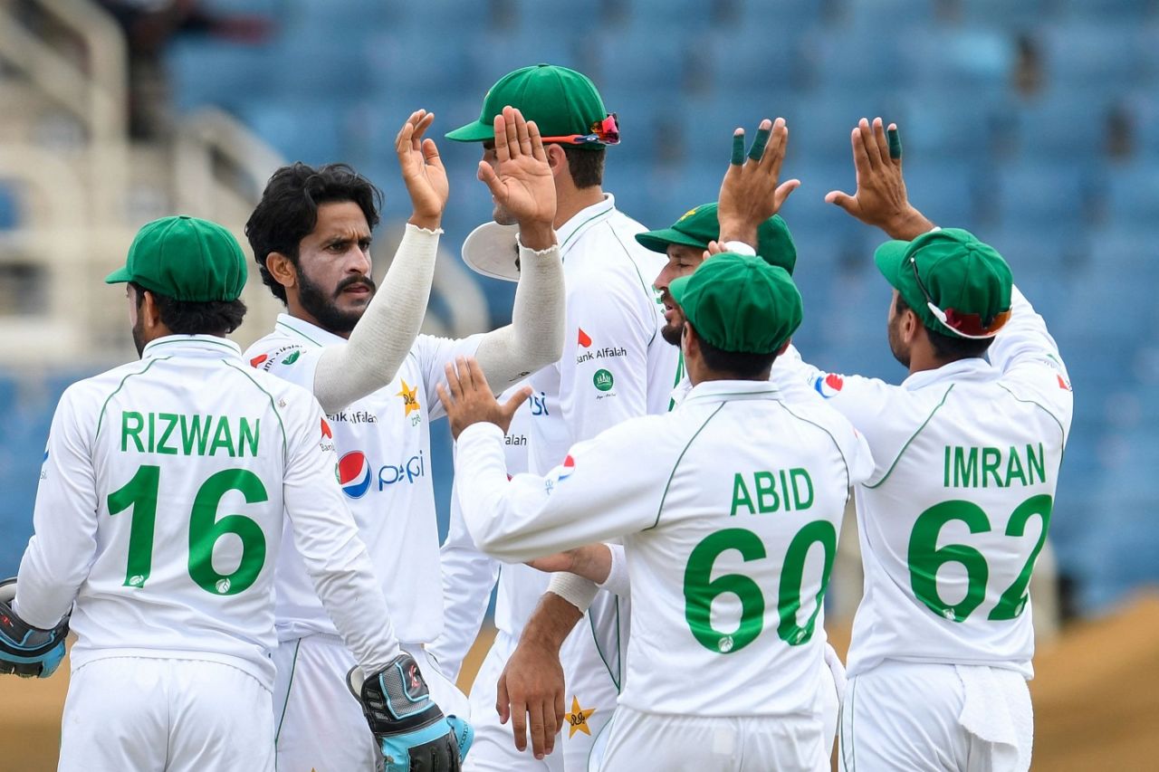 Hasan Ali celebrates with team-mates after dismissing Roston Chase, West Indies vs Pakistan, 1st Test, Kingston, 2nd day, August 13, 2021