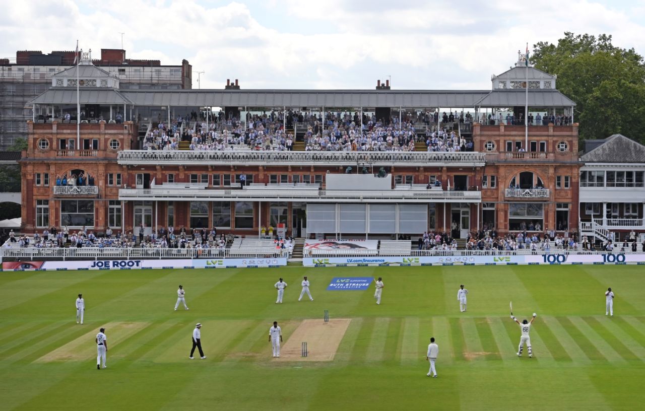 Joe Root is applauded by the Lord's crowd on getting to a century, England vs India, 2nd Test, Lord's, London, 3rd day, August 14, 2021