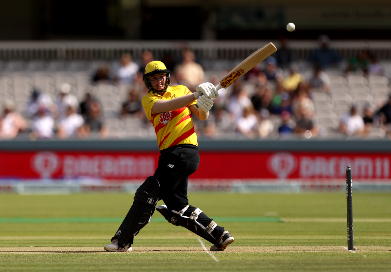 Sammy-Jo Johnson pulls off the hip, London Spirit vs Trent Rockets, Women's Hundred, Lord's, July 29, 2021