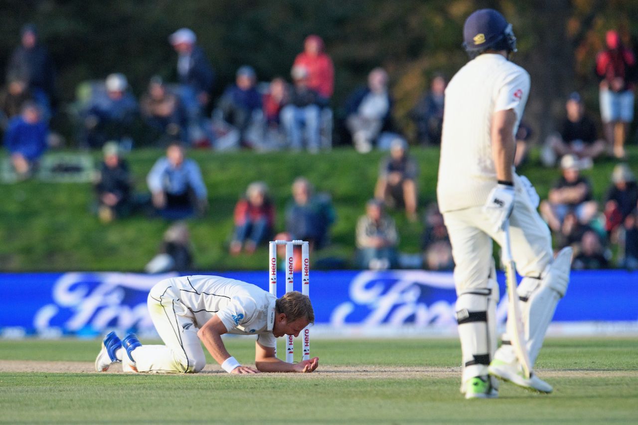 Neil Wagner reacts to a dropped catch, 3rd day, second Test, New Zealand vs England, Hagley Oval, Christchurch, New Zealand, April 1, 2018